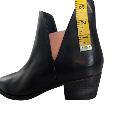 Free People Charm Double V Black Leather Ankle Boots Booties 8.5 - Picture 13 of 13